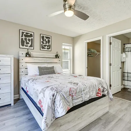 Charming Pcb Home About 1 Mi To Beach Access!